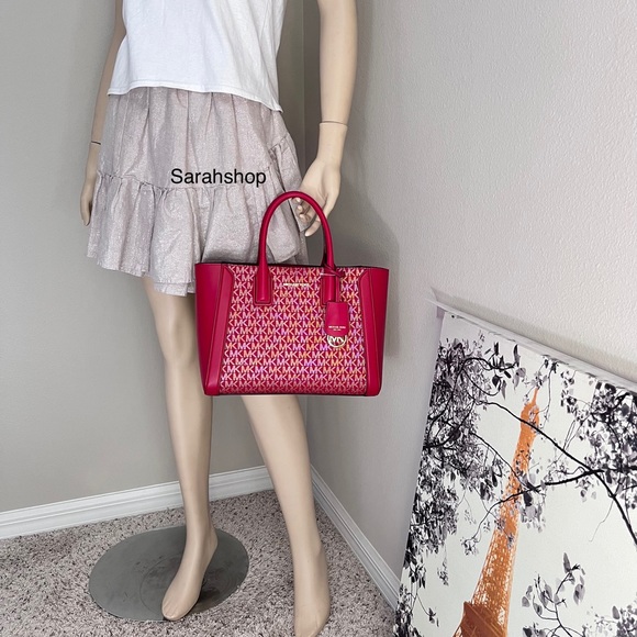 🌼Michael Kors with iPad case